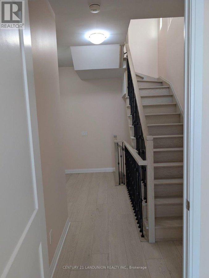 38 - 1050 PORTAGE PARKWAY - Photo 10