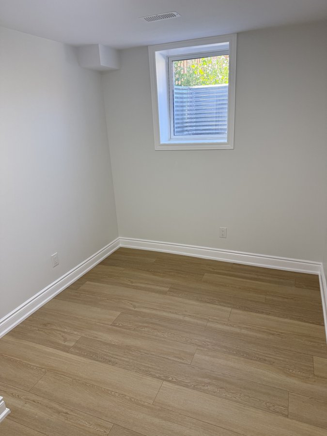 159 Haldimand Crescent - Photo 4