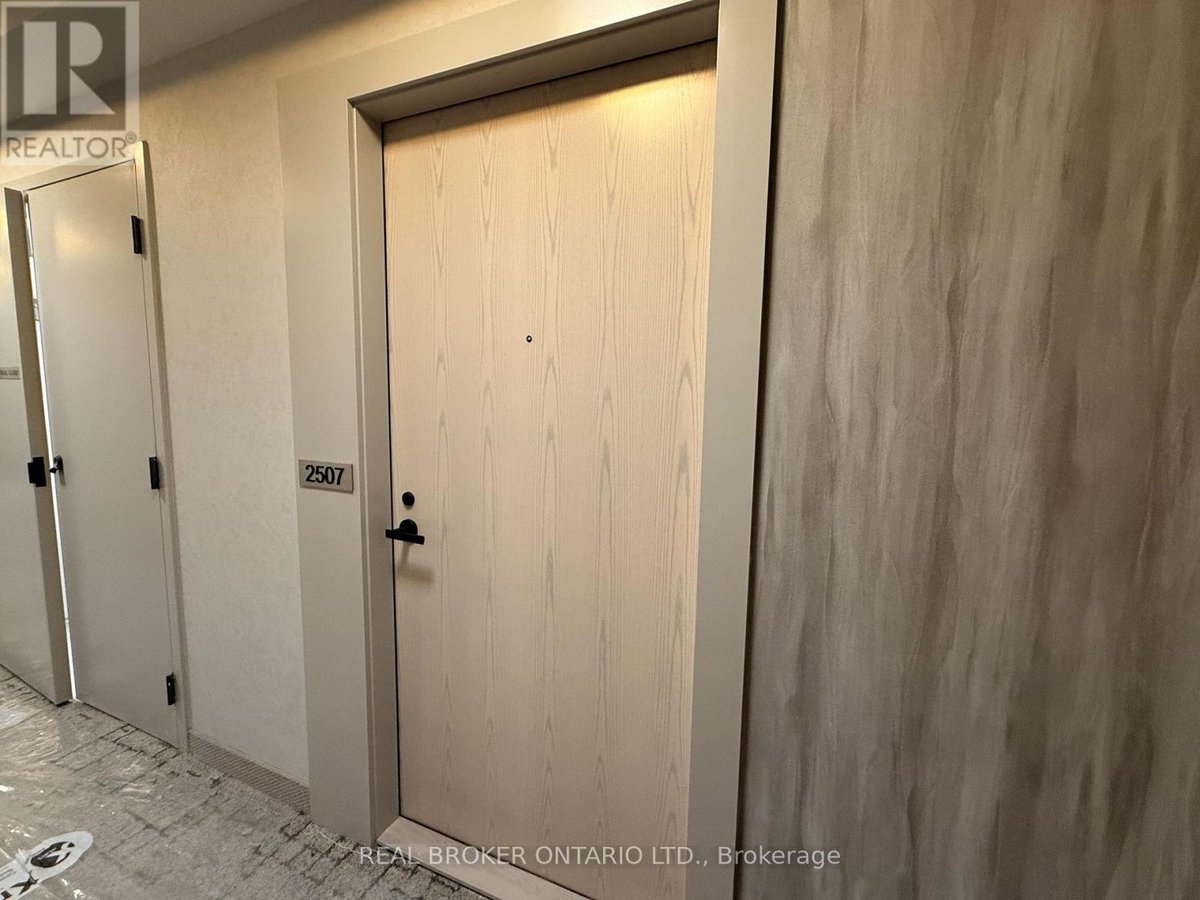 2507 - 28 INTERCHANGE WAY - Photo 5