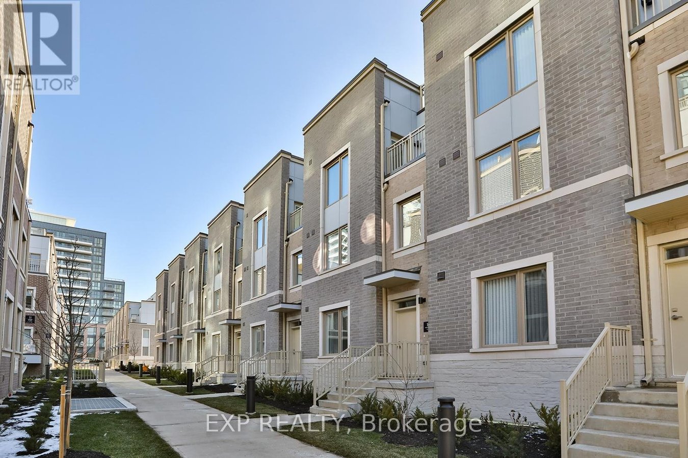 102 - 10 ALMOND BLOSSOM MEWS - Photo 2