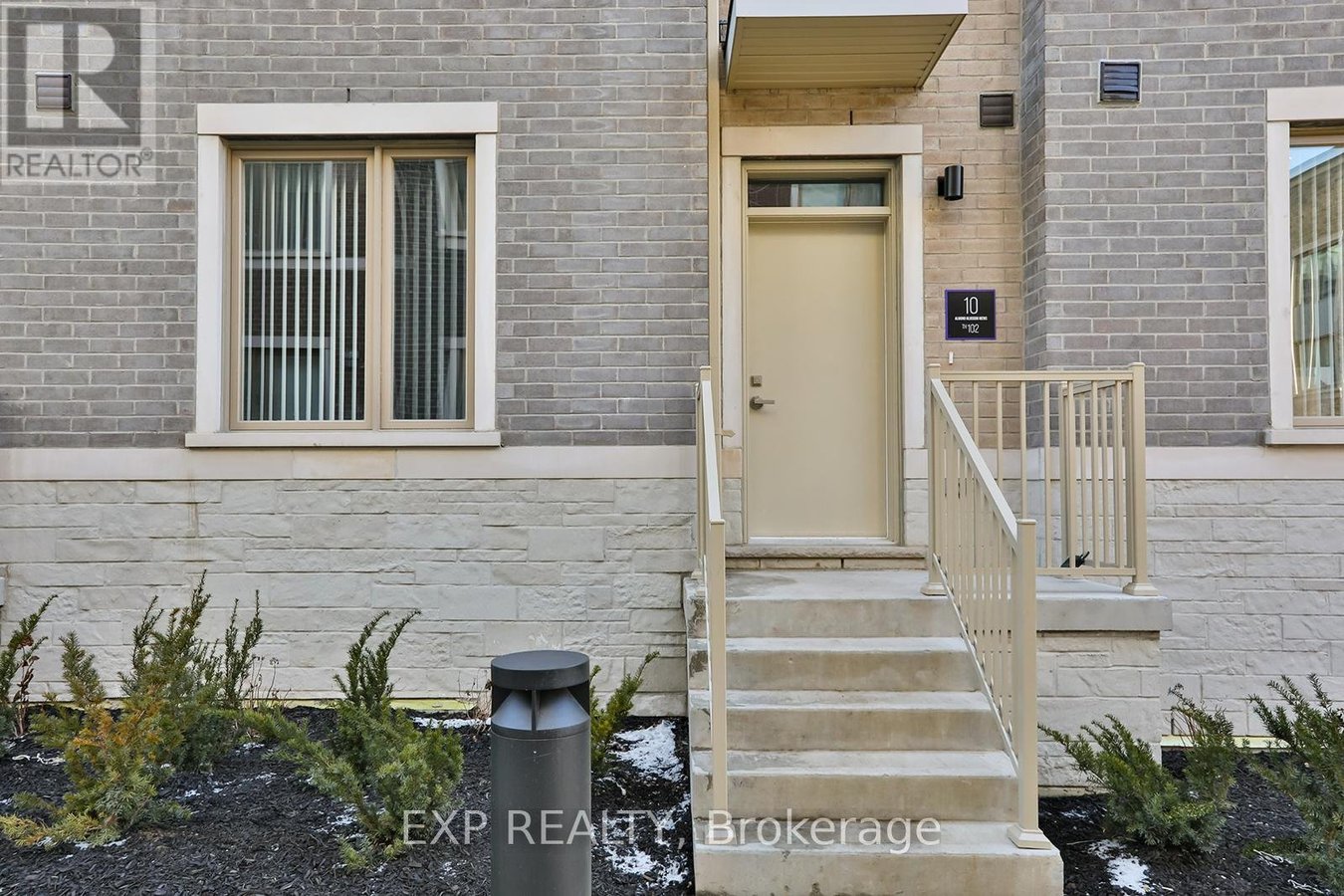 102 - 10 ALMOND BLOSSOM MEWS - Photo 4