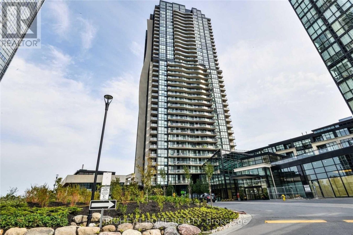 2606 - 2900 HIGHWAY 7 ROAD - Photo 1