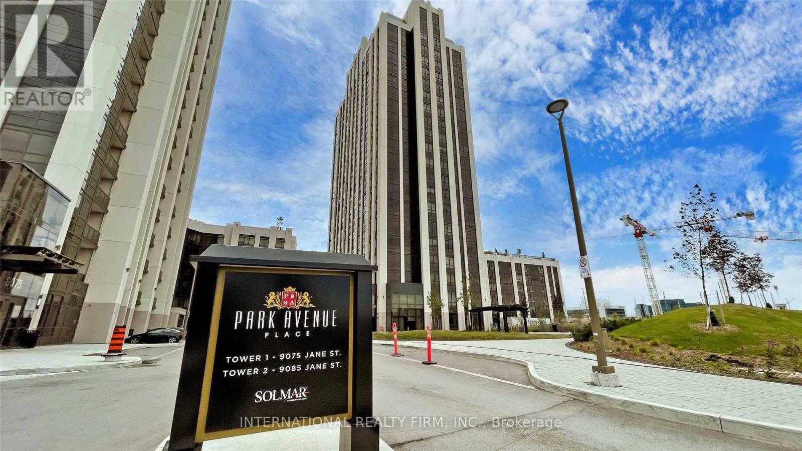 516 - 9085 JANE STREET - Photo 1