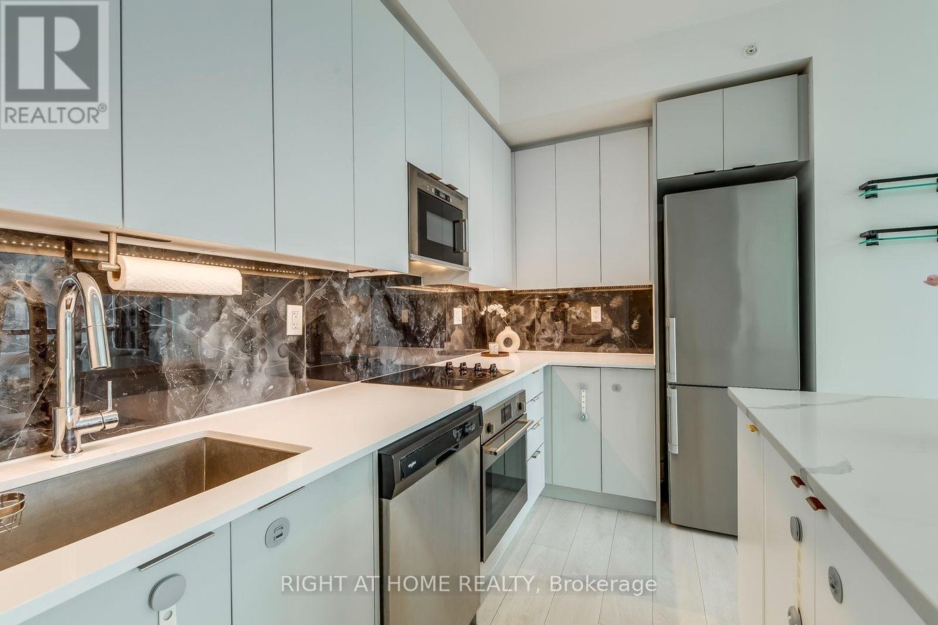 3202 - 2916 HIGHWAY 7 ROAD - Photo 12