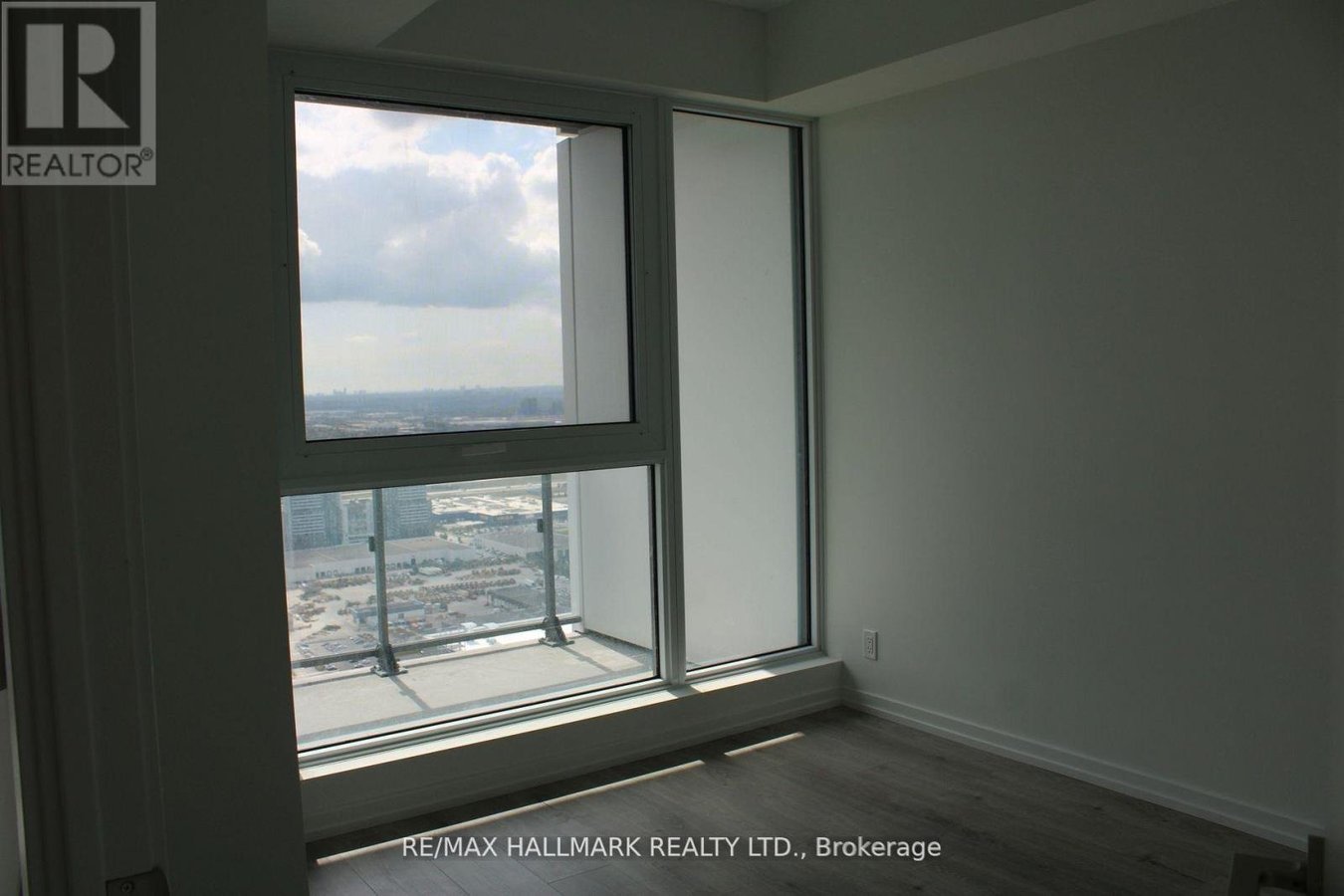 5008 - 1000 PORTAGE PARKWAY - Photo 12