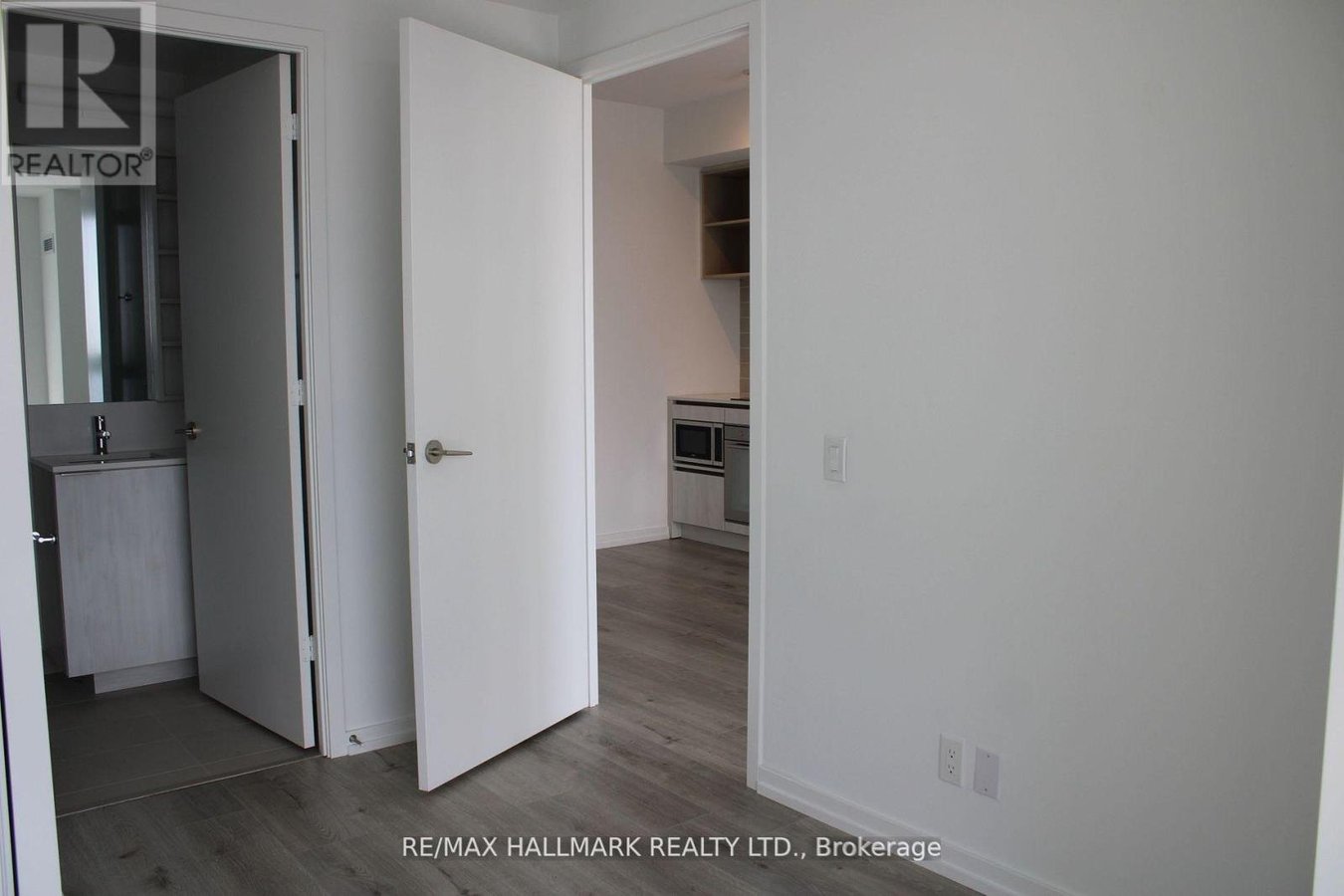 5008 - 1000 PORTAGE PARKWAY - Photo 13
