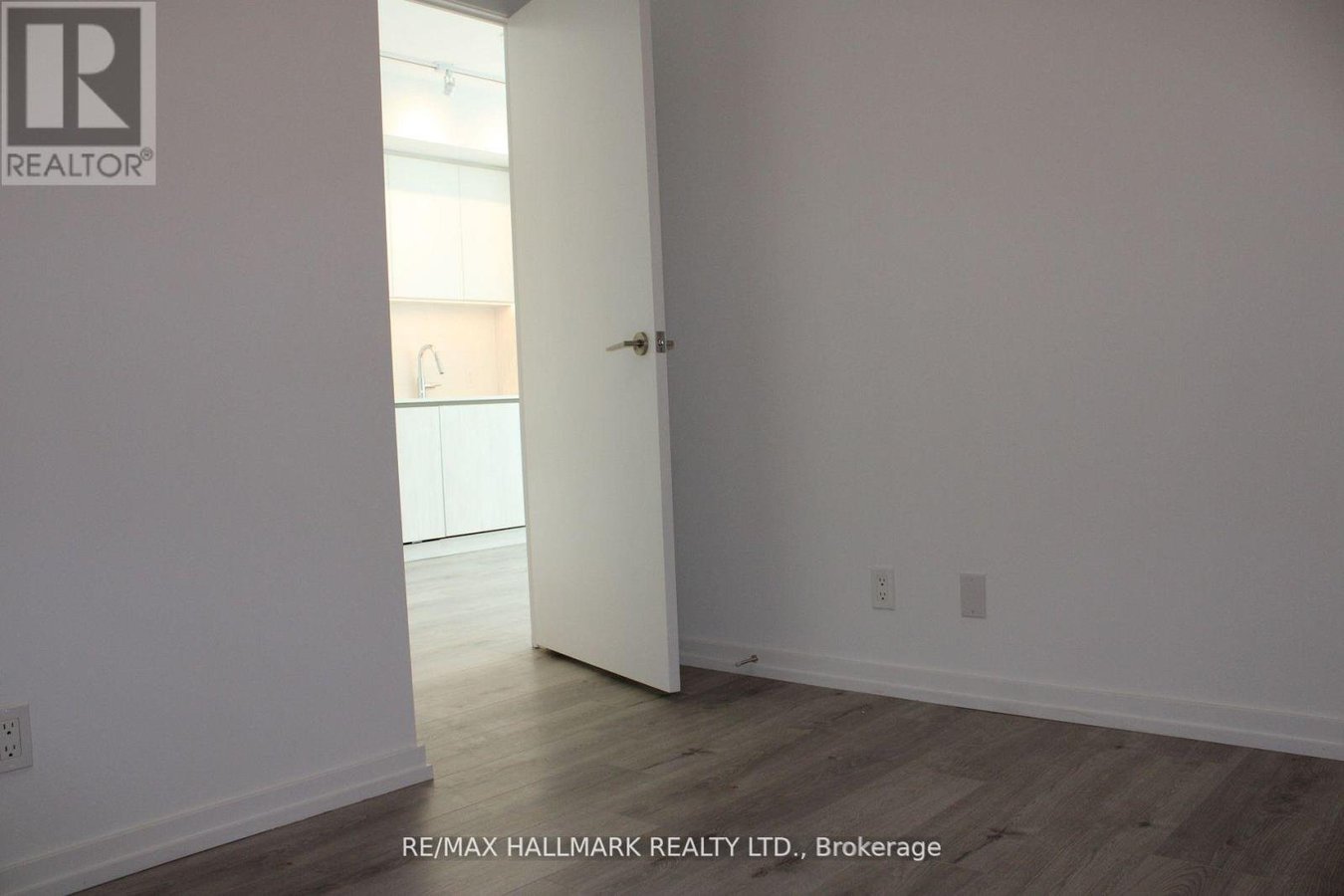 5008 - 1000 PORTAGE PARKWAY - Photo 17