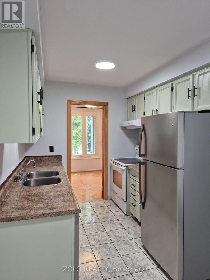77 COLLEEN STREET - Photo 12