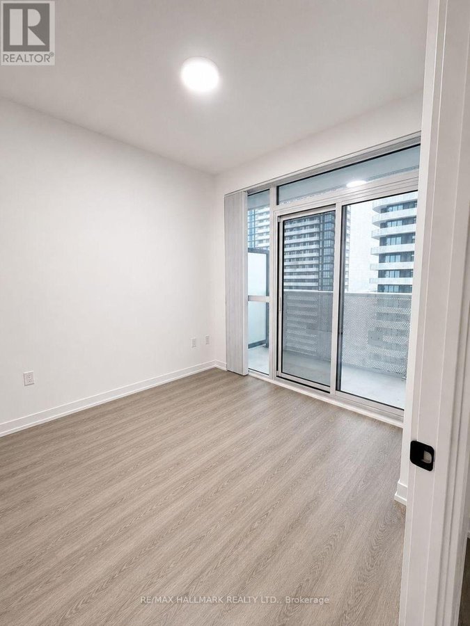 3501 - 8 INTERCHANGE WAY - Photo 17