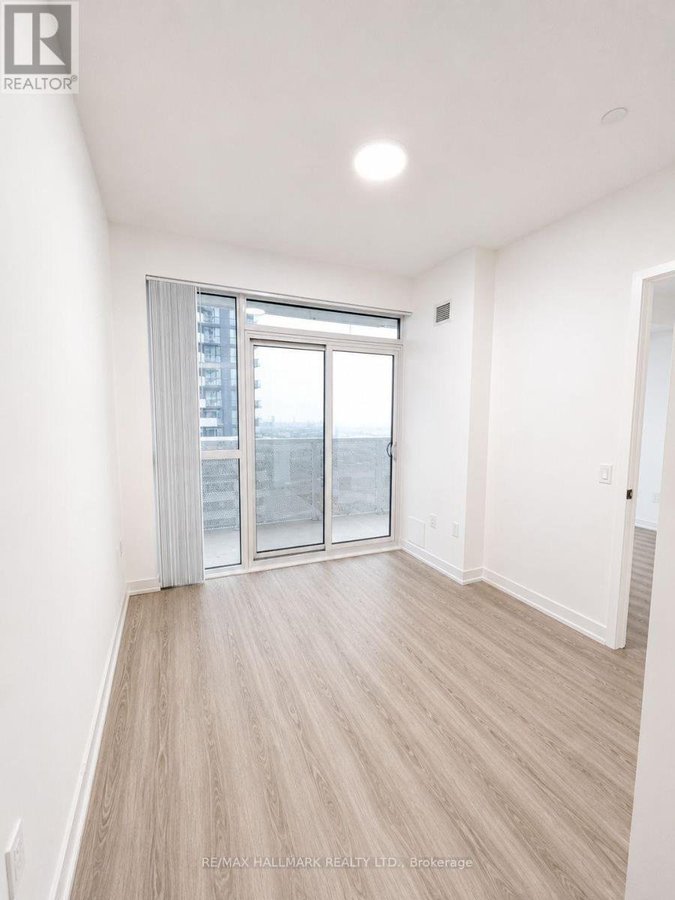 3501 - 8 INTERCHANGE WAY - Photo 18