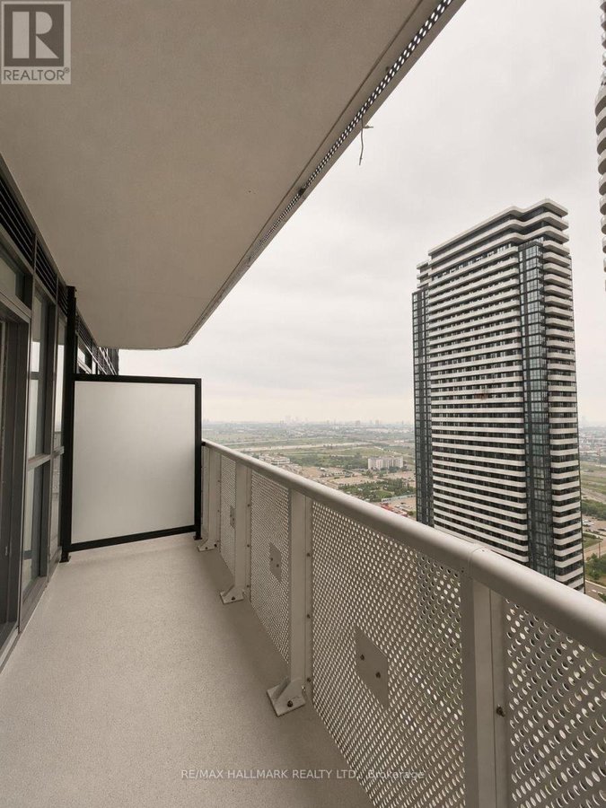 3501 - 8 INTERCHANGE WAY - Photo 20