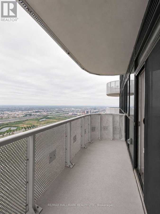 3501 - 8 INTERCHANGE WAY - Photo 21
