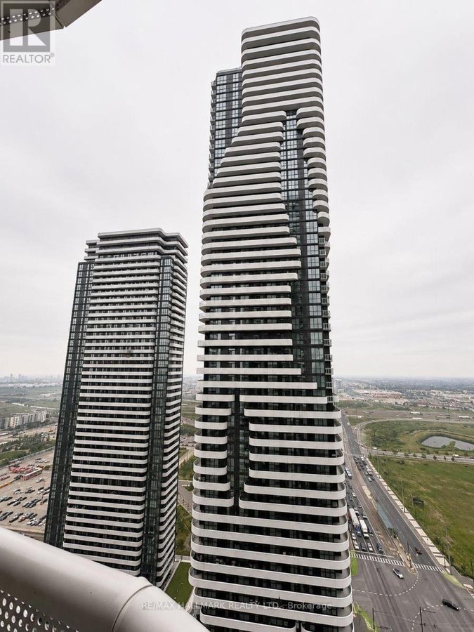 3501 - 8 INTERCHANGE WAY - Photo 22