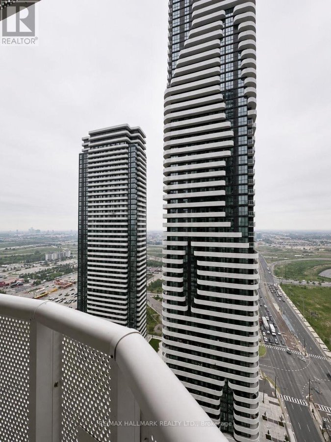3501 - 8 INTERCHANGE WAY - Photo 23