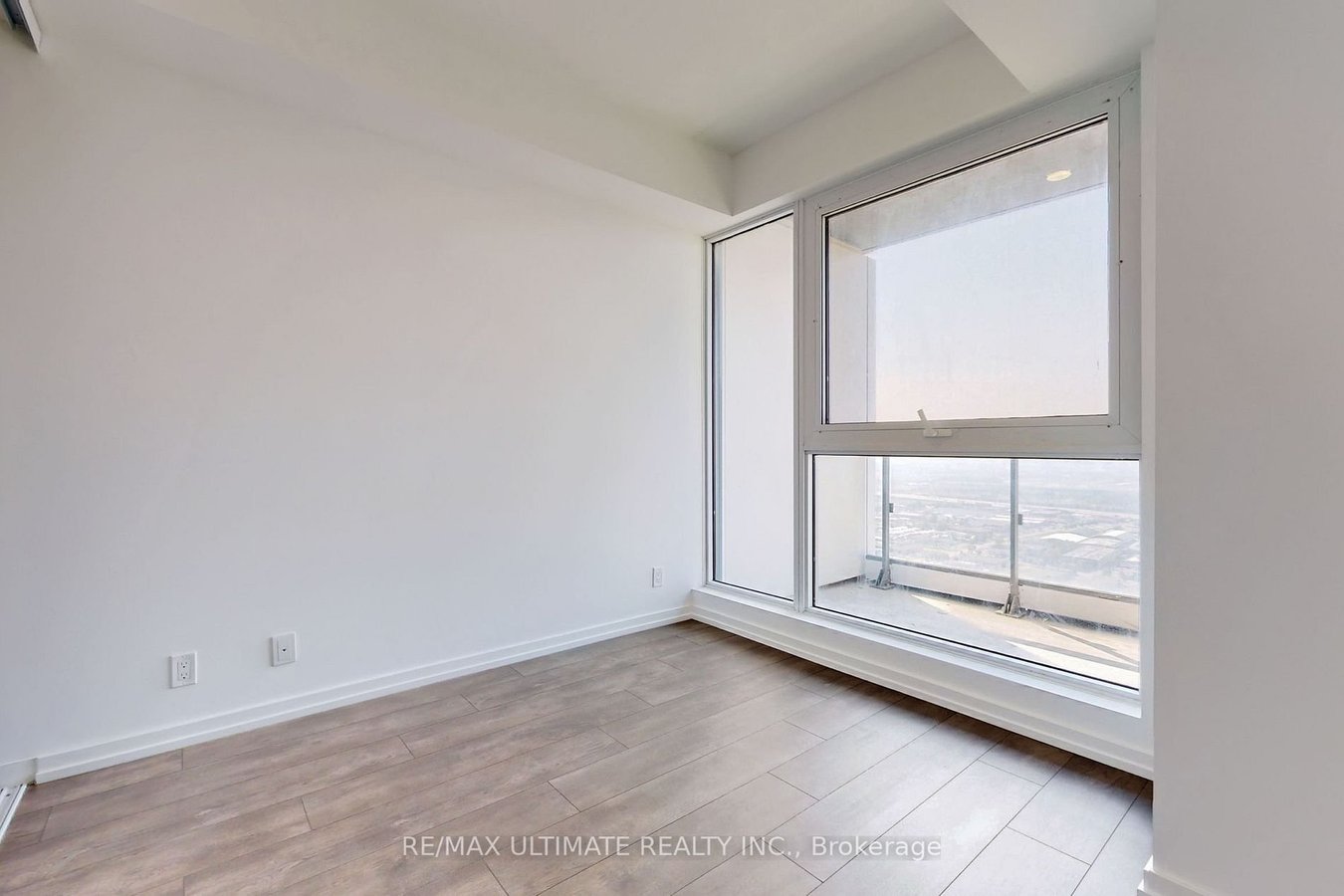 1000 Portage Parkway - Photo 2