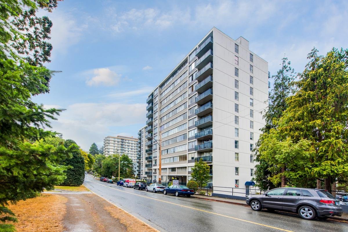 Goodacre Towers Apartments - Photo 8