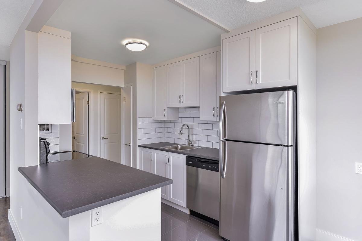 Goodacre Towers Apartments - Photo 22