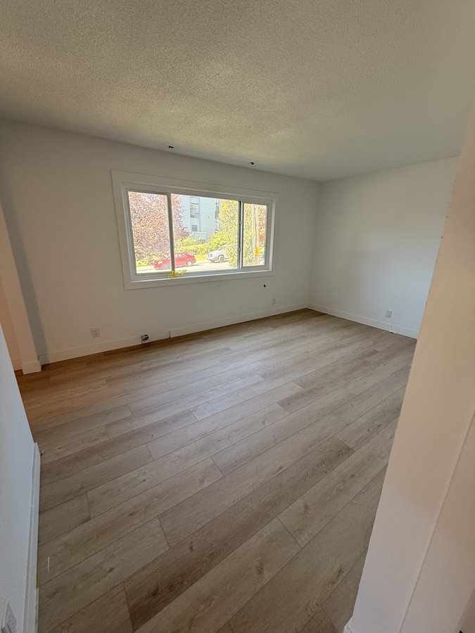 519 Sturdee Street - Photo 2