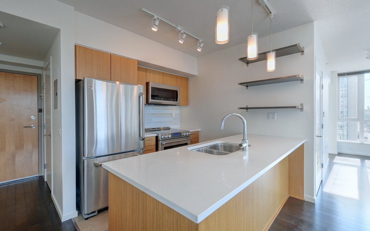 834 Johnson Street - Photo 3