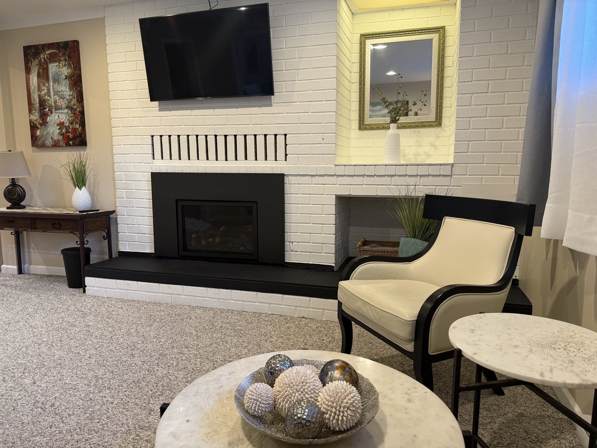 4394 Greenlea Place - Photo 2