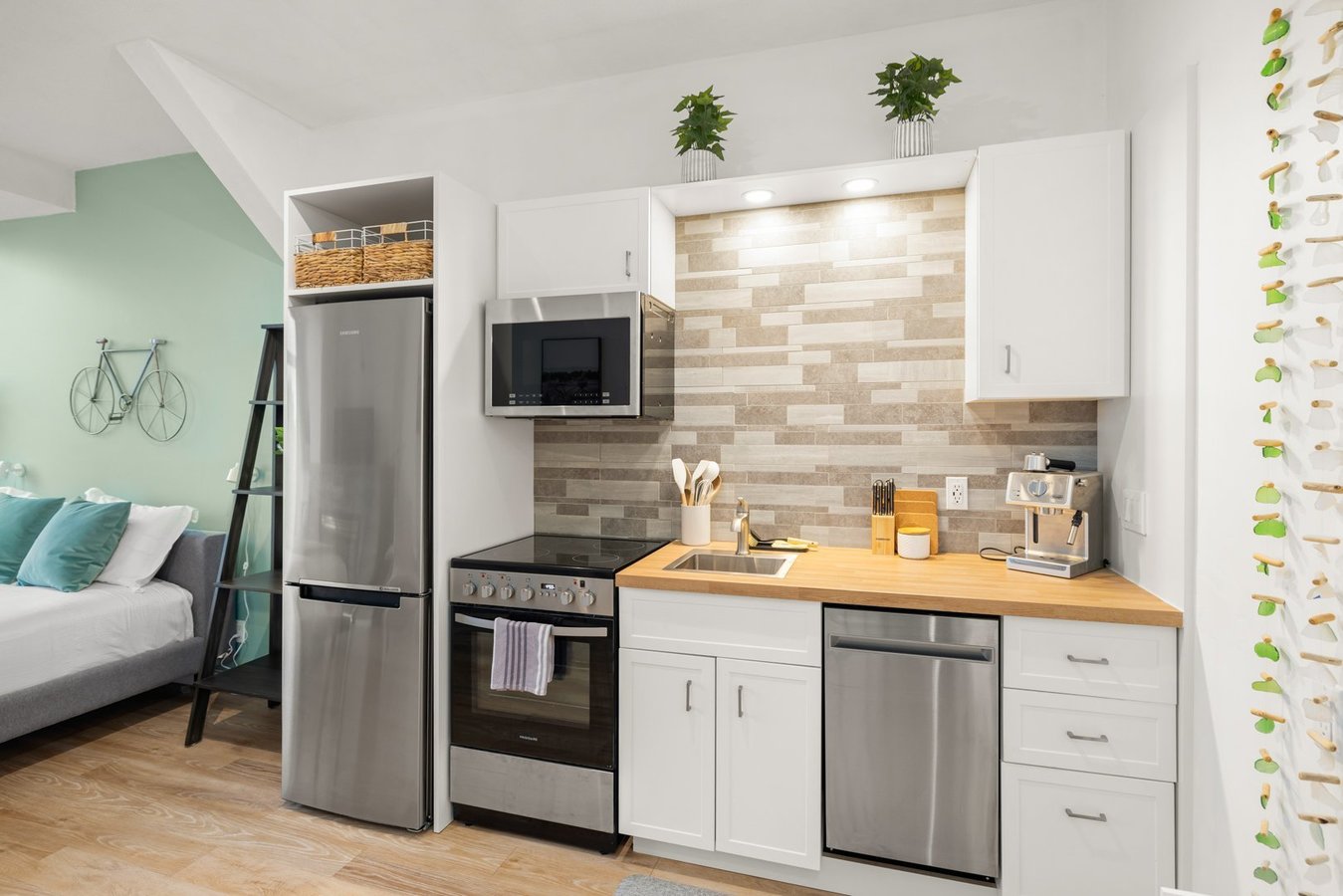409 Swift Street - Photo 2