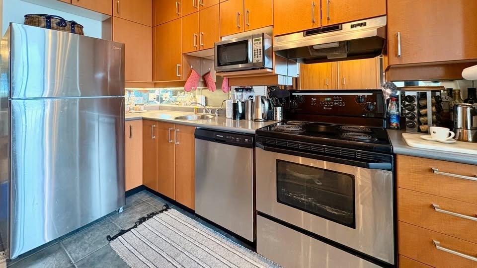 409 Swift Street - Photo 2