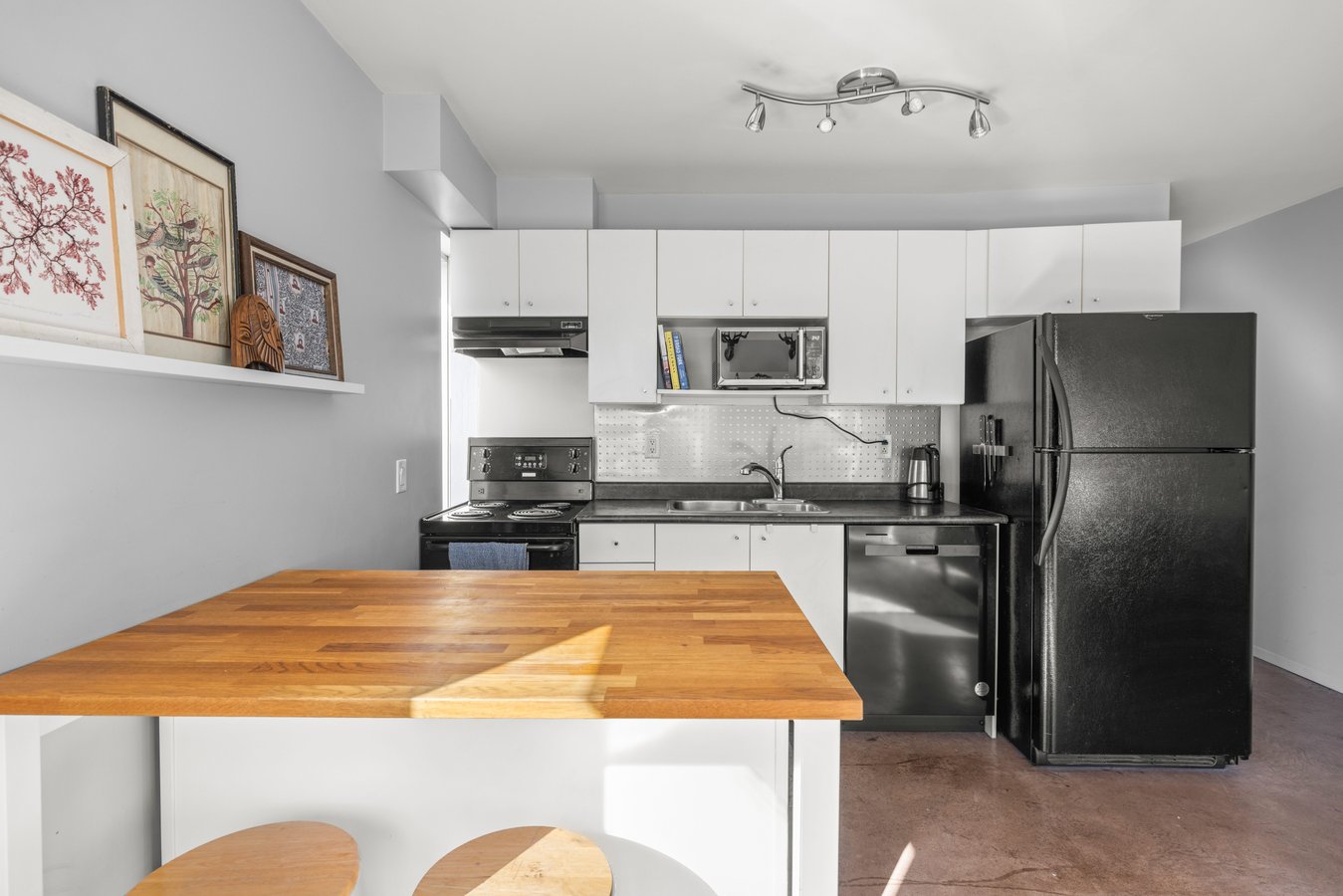 932 Johnson Street - Photo 4