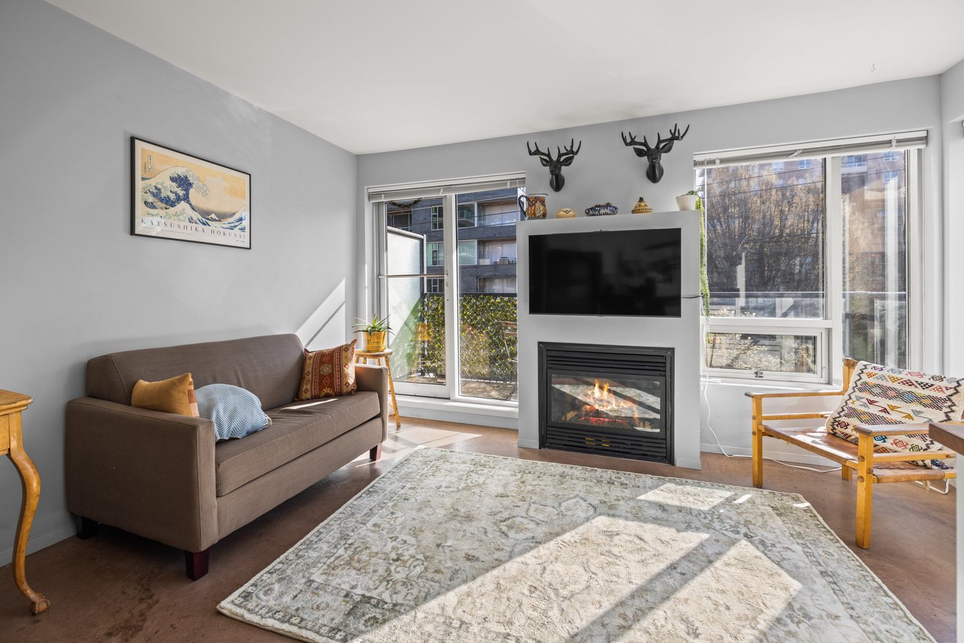 932 Johnson Street - Photo 2