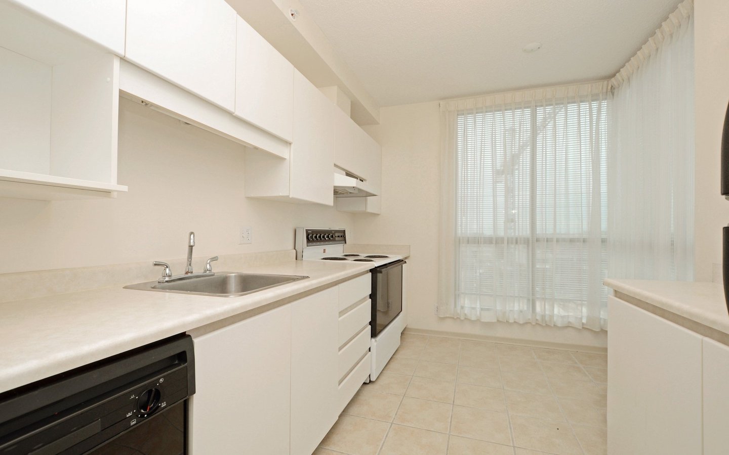 1020 View Street - Photo 5