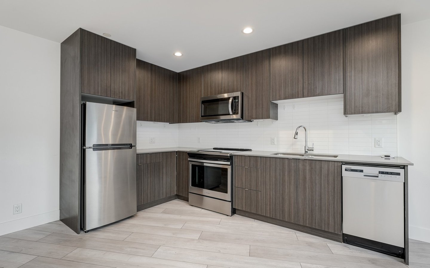 991 McKenzie Avenue - Photo 5