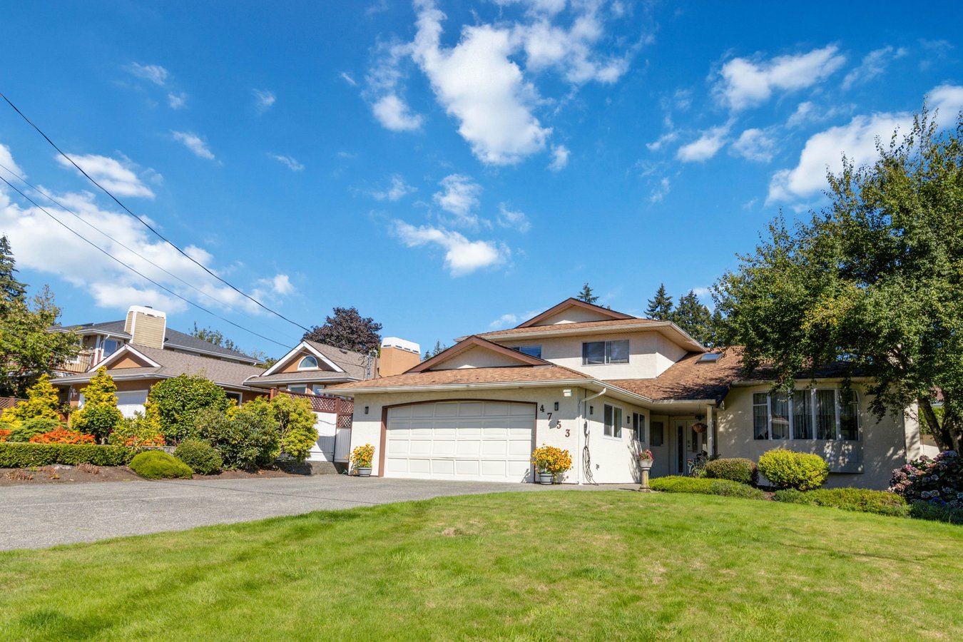 4753 Falaise Drive - Photo 2