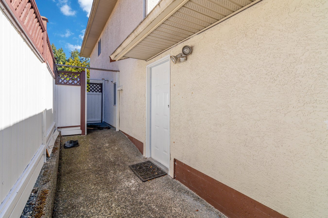 4753 Falaise Drive - Photo 4