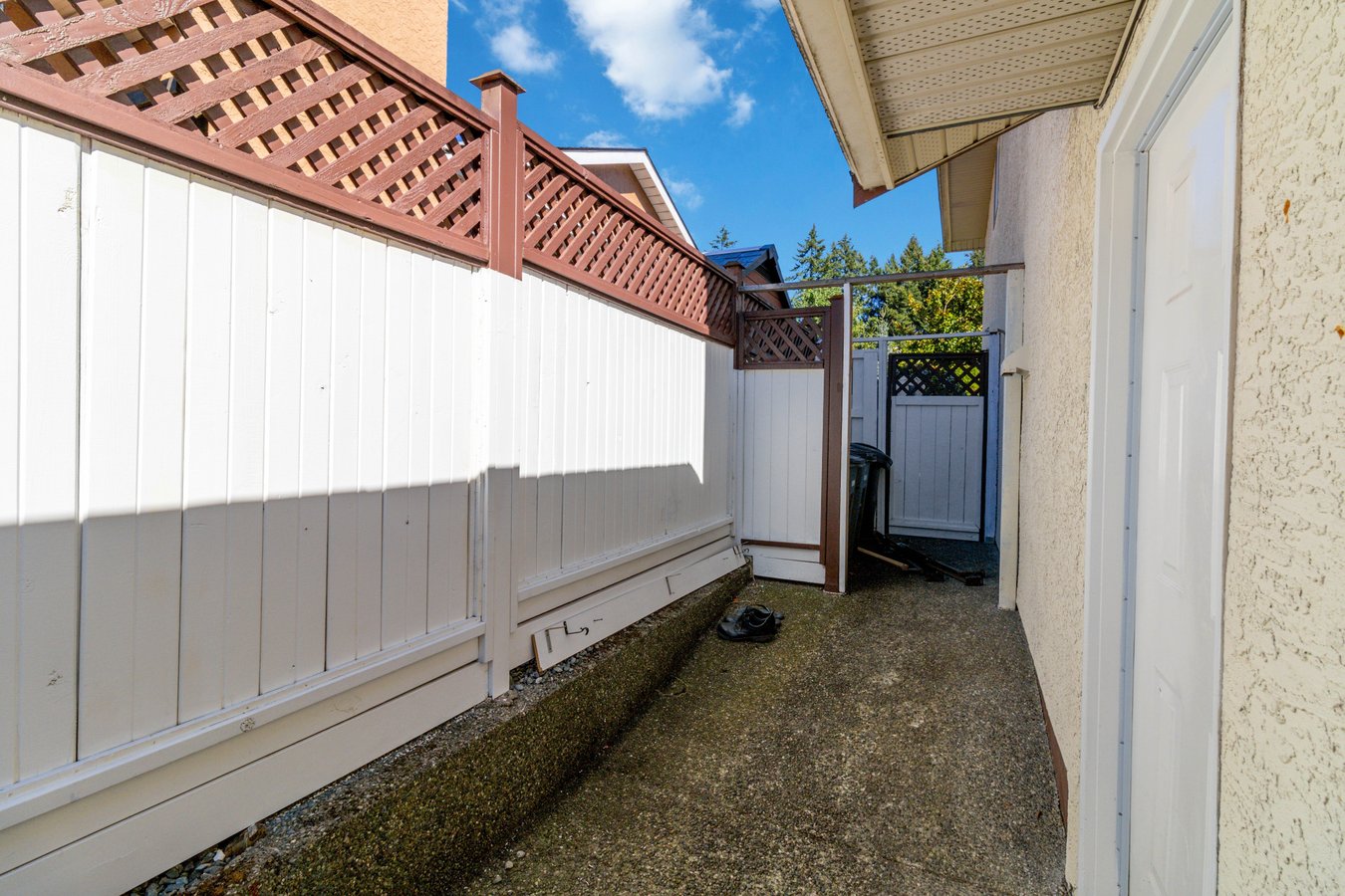 4753 Falaise Drive - Photo 3