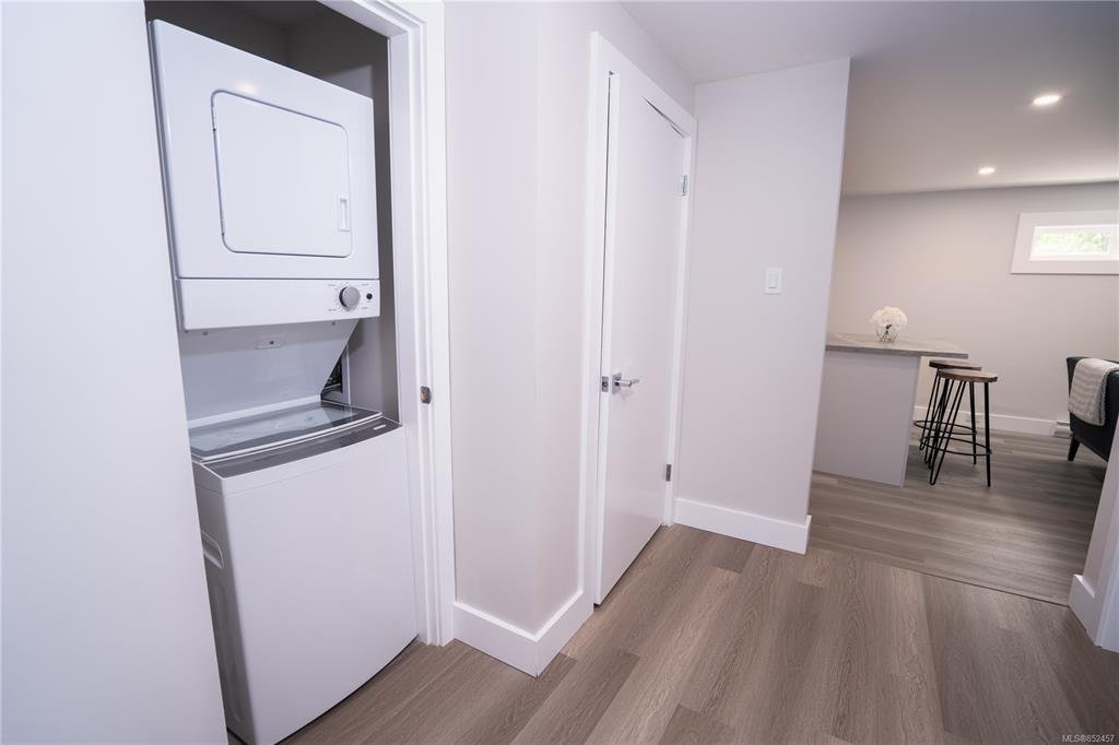 914 Richmond Avenue - Photo 2