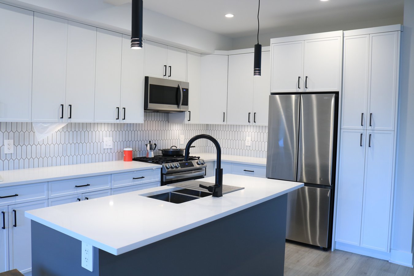 Victoria 3 Bedroom Apartments Condos and Houses for Rent