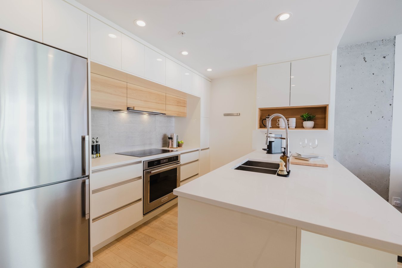 989 Johnson Street - Photo 2