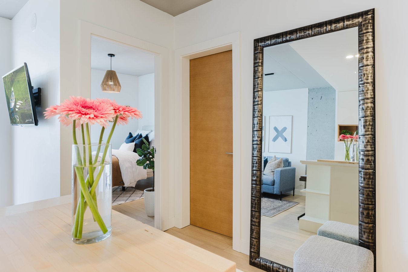 989 Johnson Street - Photo 3