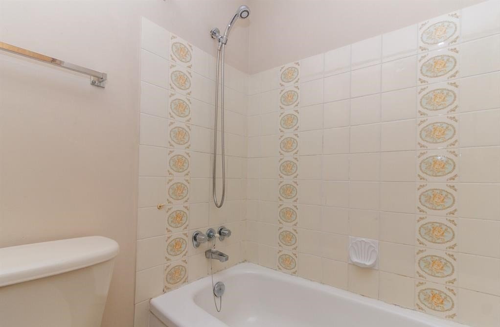 1745 Leighton Road - Photo 13