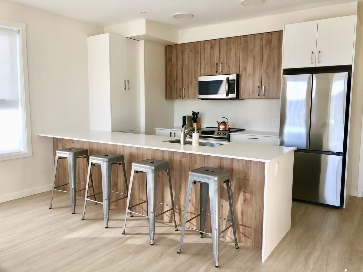 842 Orono Avenue - Photo 5