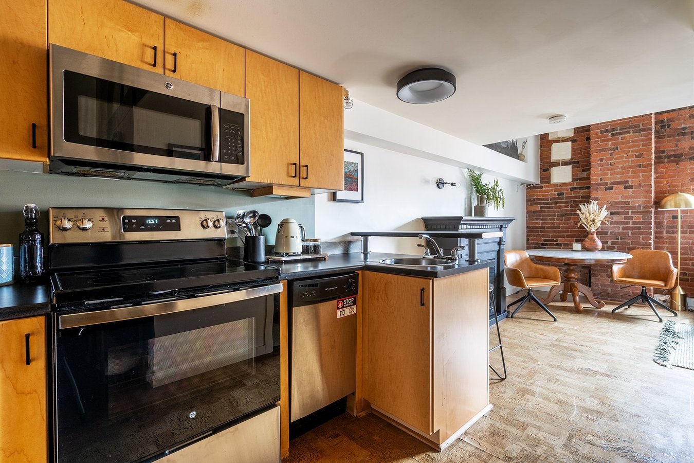 524 Yates Street - Photo 10