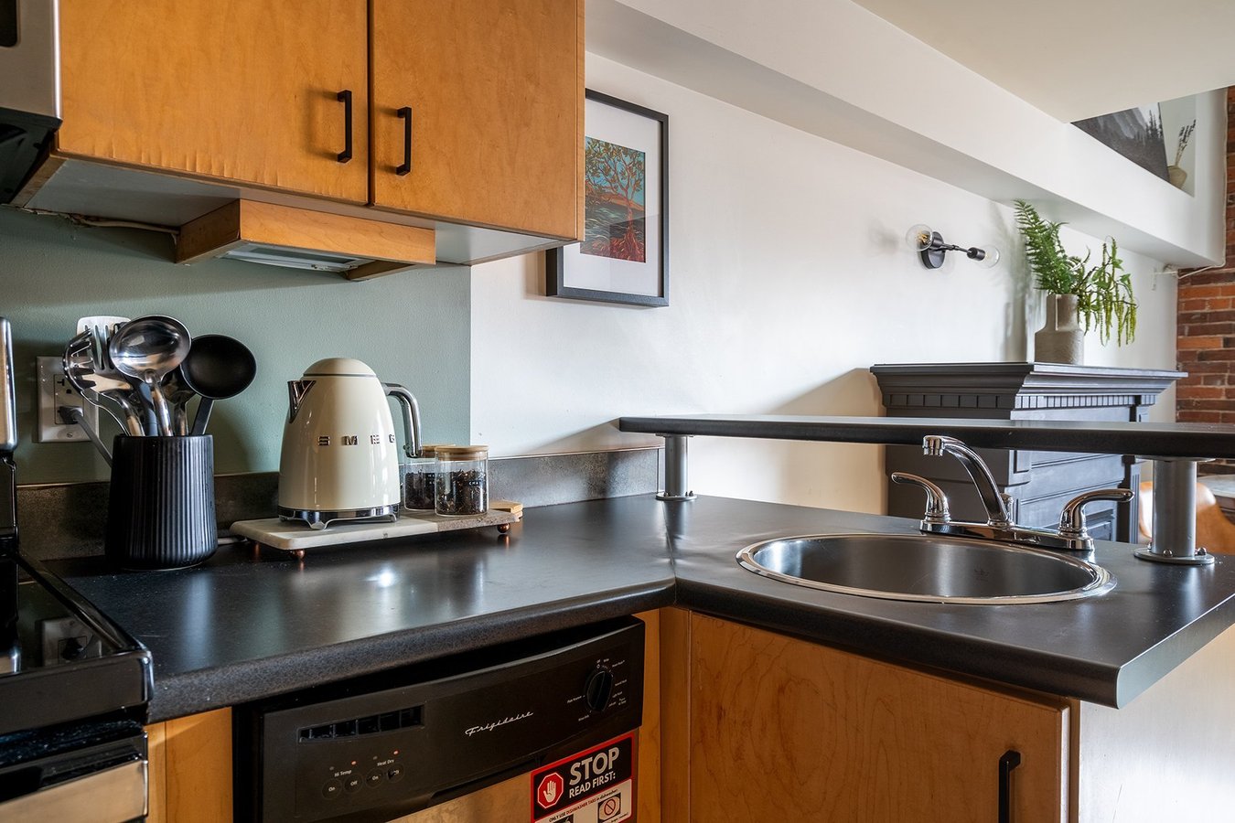 524 Yates Street - Photo 11