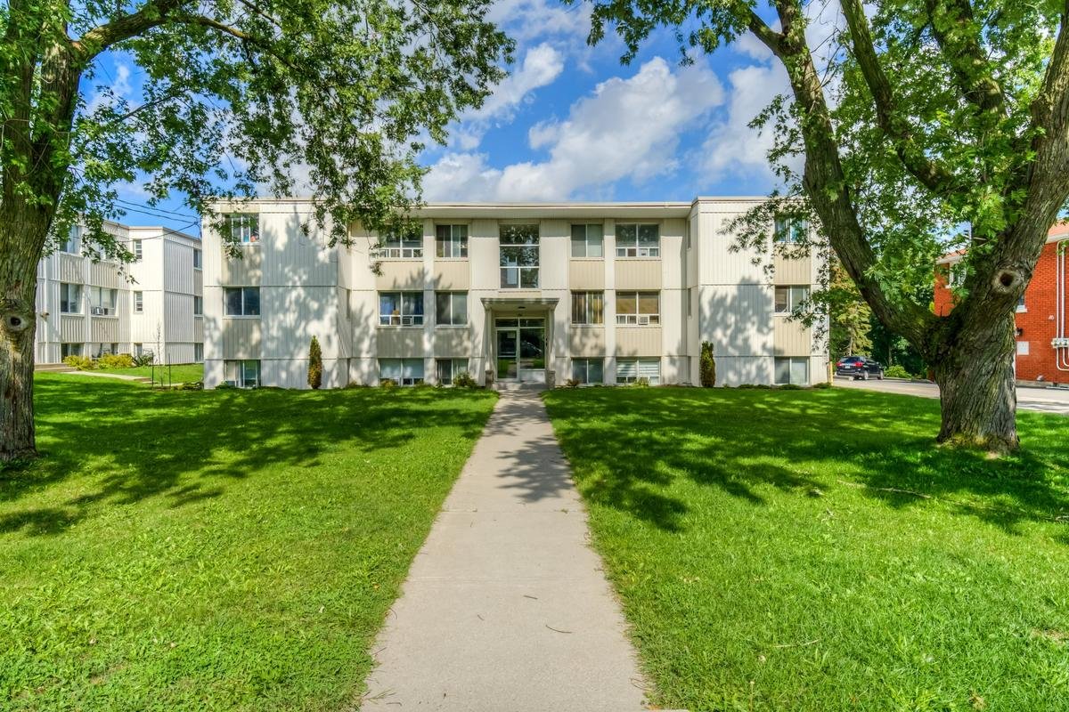 Waterloo 2 Bedroom Apartments Condos and Houses for Rent