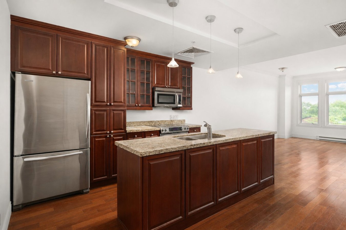 205 Avenue Victoria - Photo 3