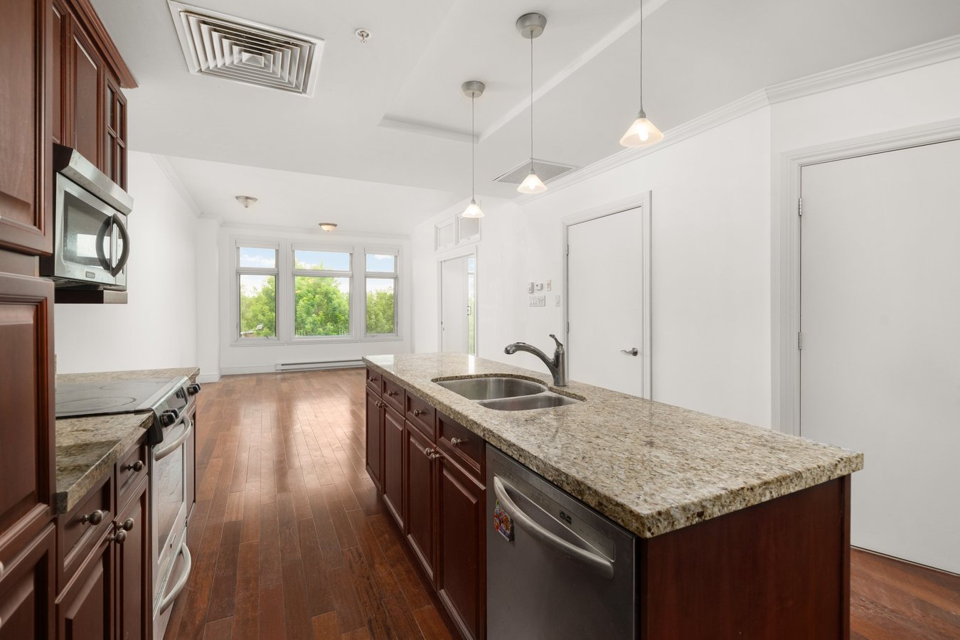 205 Avenue Victoria - Photo 5