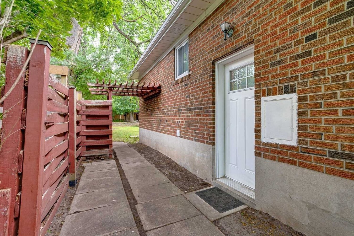 Whitby Basement For Rent at Lindsey Ulmer blog