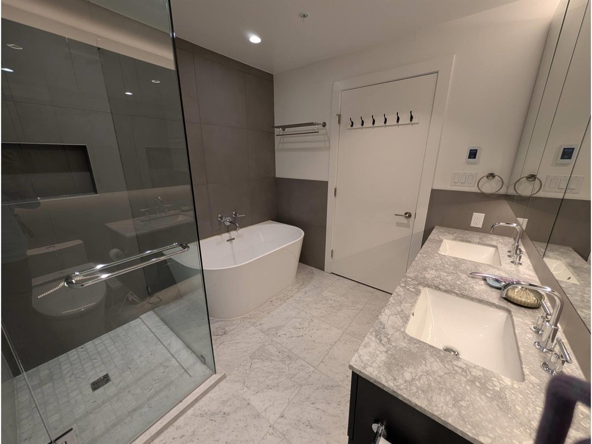 19FL 1500 MARTIN STREET - Photo 17