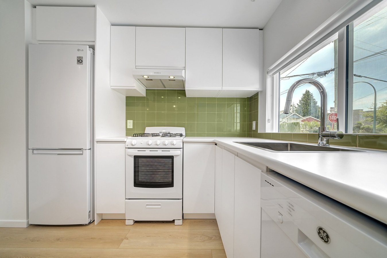 849 Maple Street - Photo 2