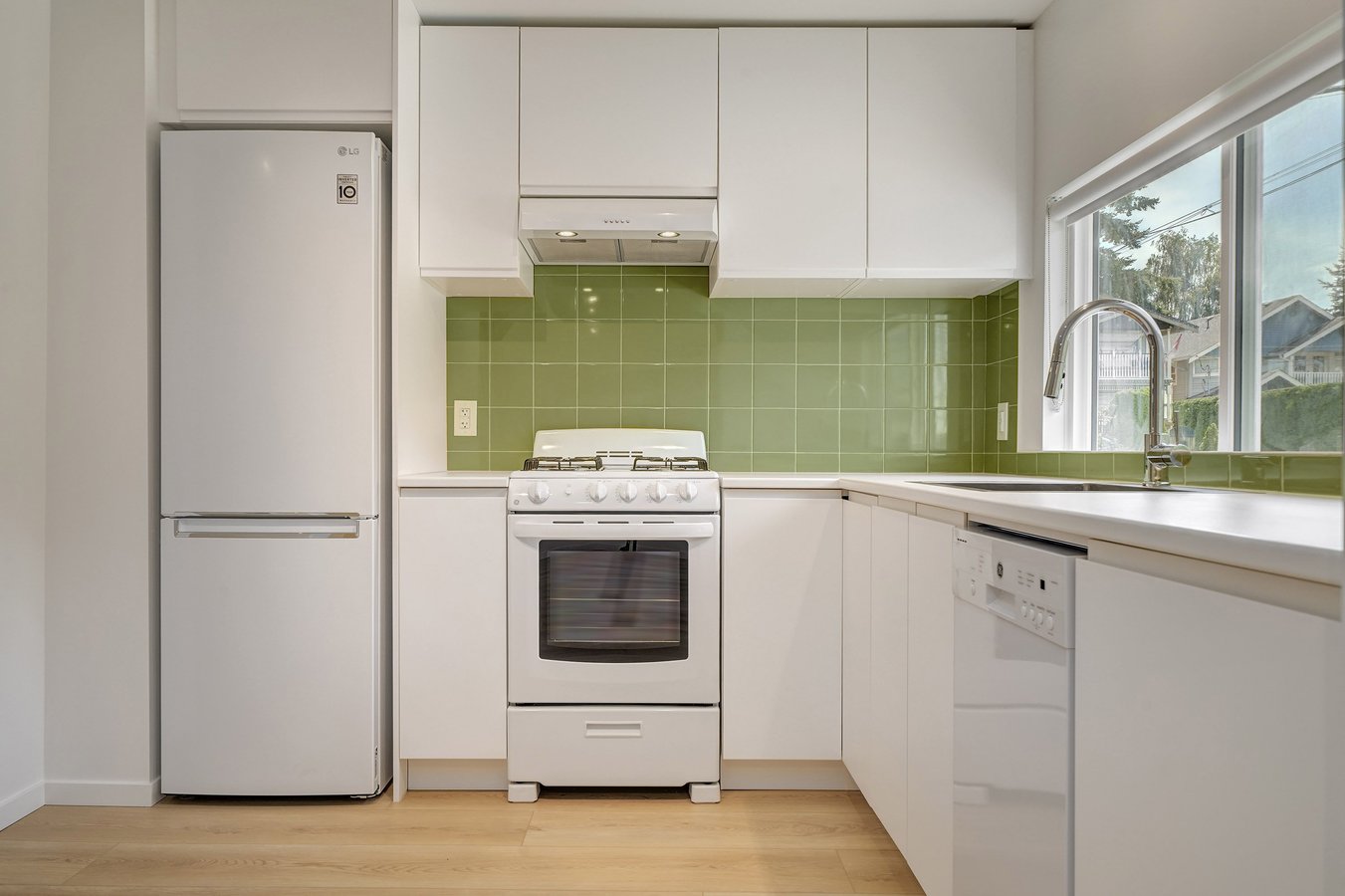 849 Maple Street - Photo 4