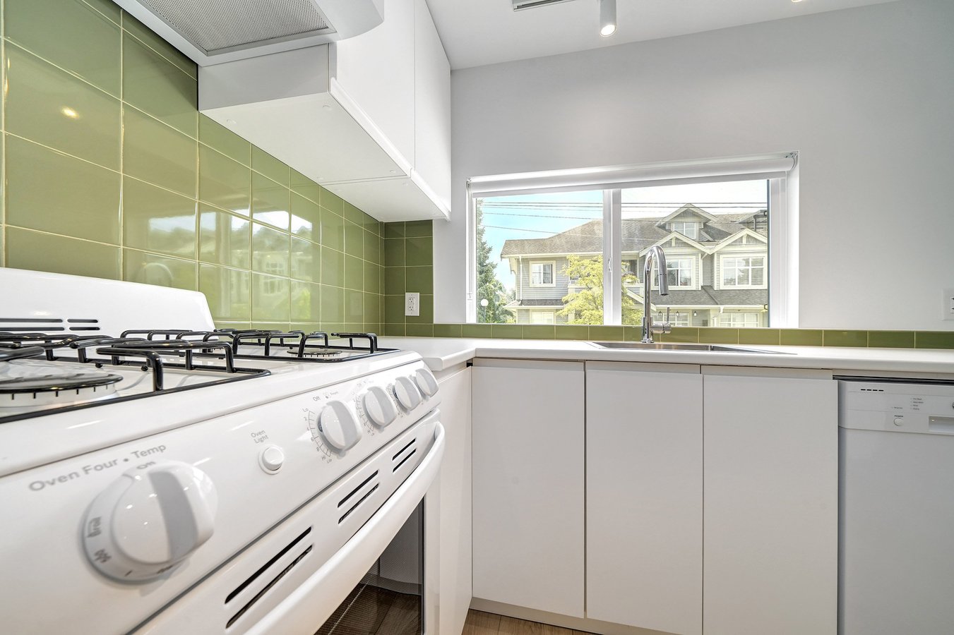 849 Maple Street - Photo 3