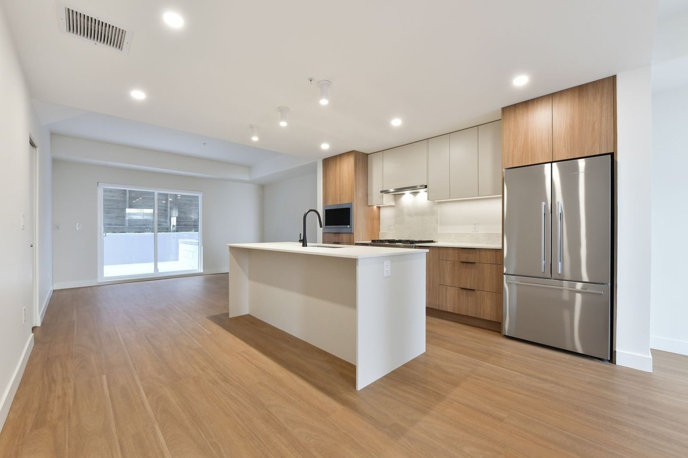 1539 Maple Street - Photo 4
